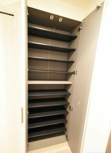 玄関　別部屋の写真です