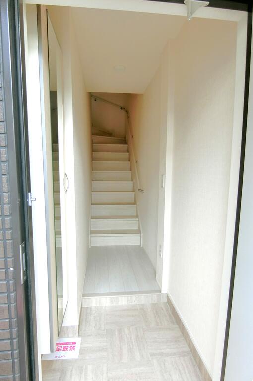 玄関　同型物件の写真です。