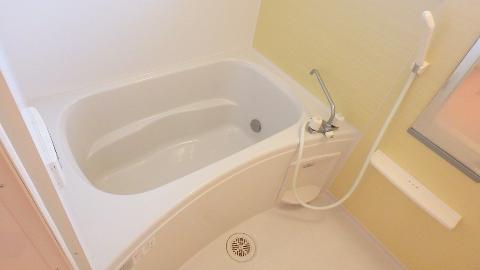 バス・シャワールーム　時間が違っても安心の追い焚き機能付♪（イメージ）