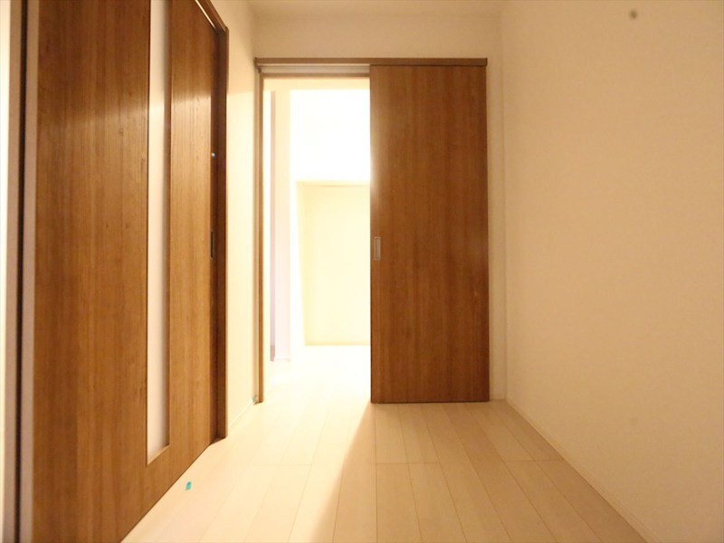 その他　洋室4帖　ウォークインクローゼット付　同仕様写真