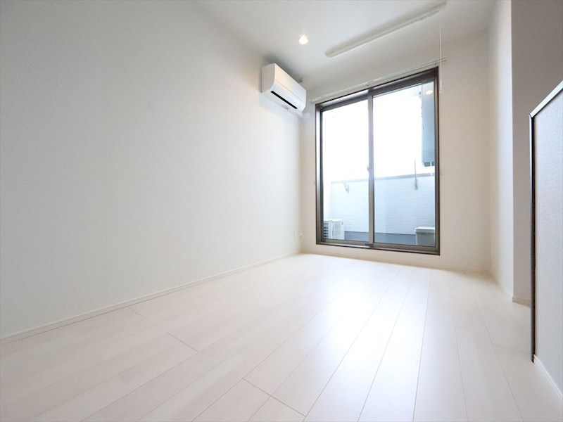 バルコニー　ＬＤＫ12帖　エアコン完備　バルコニー　同仕様写真