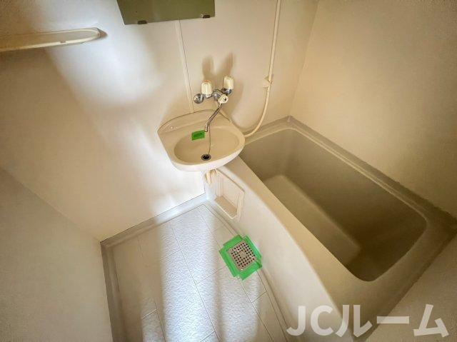 バス・シャワールーム　同タイプの部屋違いになります