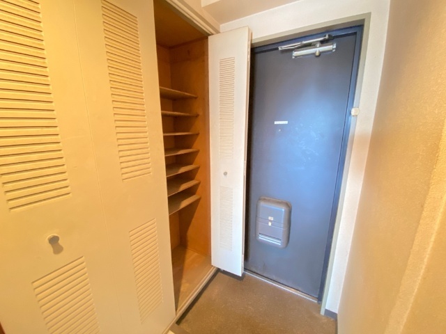 その他設備　室内洗濯機置き場です