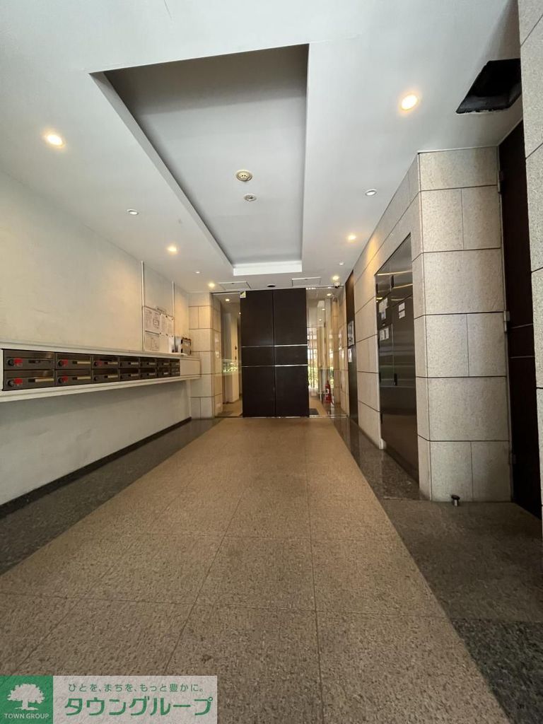 エントランス　お部屋探しはタウンハウジングへ♪