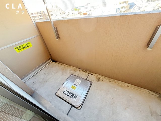 バルコニー　同物件の別部屋になります。