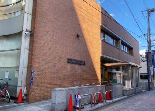 図書館　武蔵野市立吉祥寺図書館（図書館）まで895m