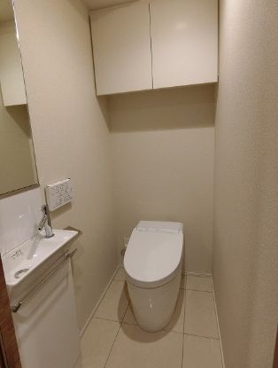 トイレ　別タイプのお部屋のお写真となります（参考写真）