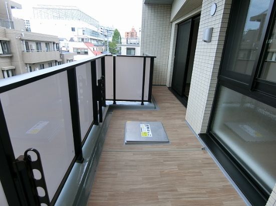 バルコニー　別タイプのお部屋のお写真となります（参考写真）