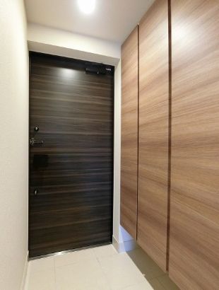 玄関　別タイプのお部屋のお写真となります（参考写真）