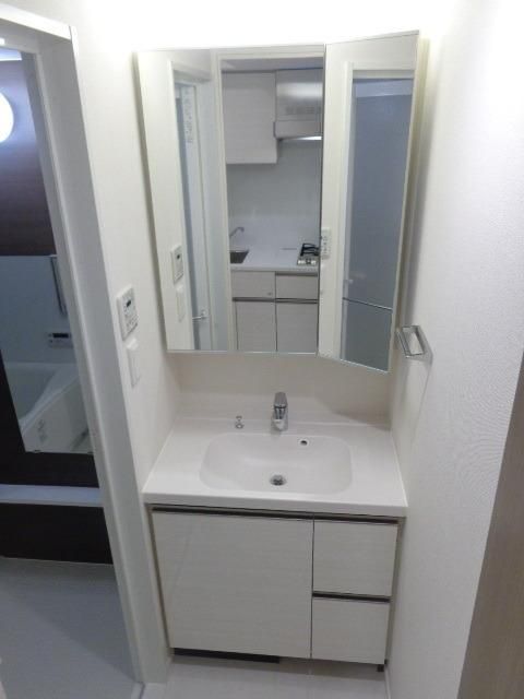 洗面設備　大型洗面台