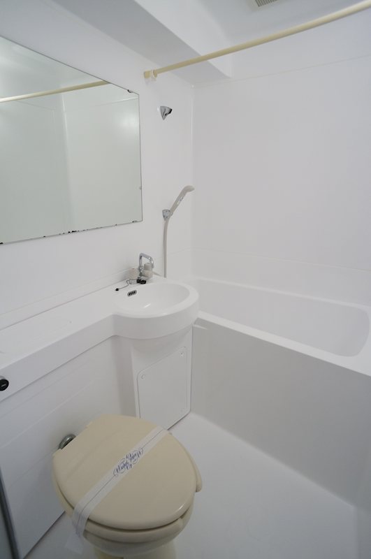 バス・シャワールーム　※同タイプ・別号室の写真です★（実際のお部屋とは異なります）