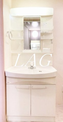 洗面設備　独立洗面台です。