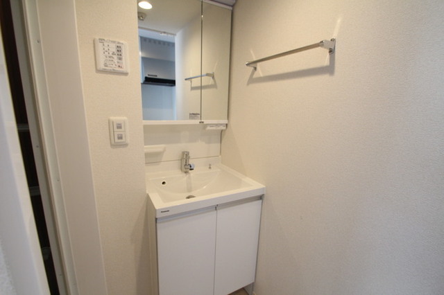 洗面設備　朝シャンらくらく洗髪洗面化粧台