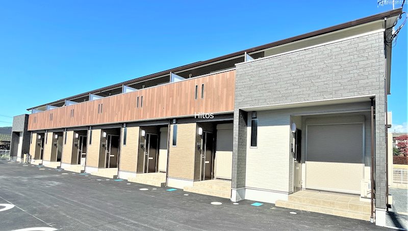 建物外観　1・2階併用メゾネットタイプの物件です。