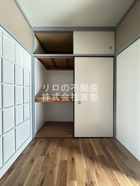 収納　押入れタイプは奥行がある収納力！