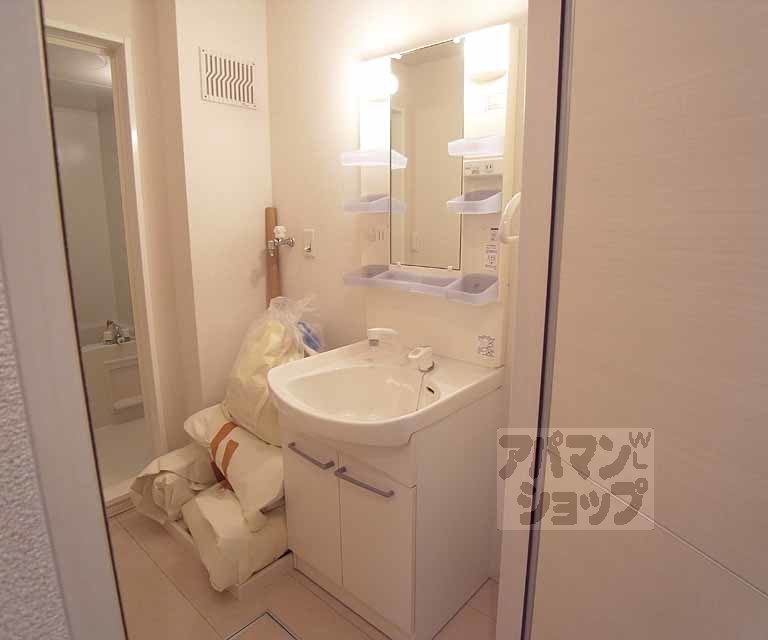 洗面設備　独立洗面台です。