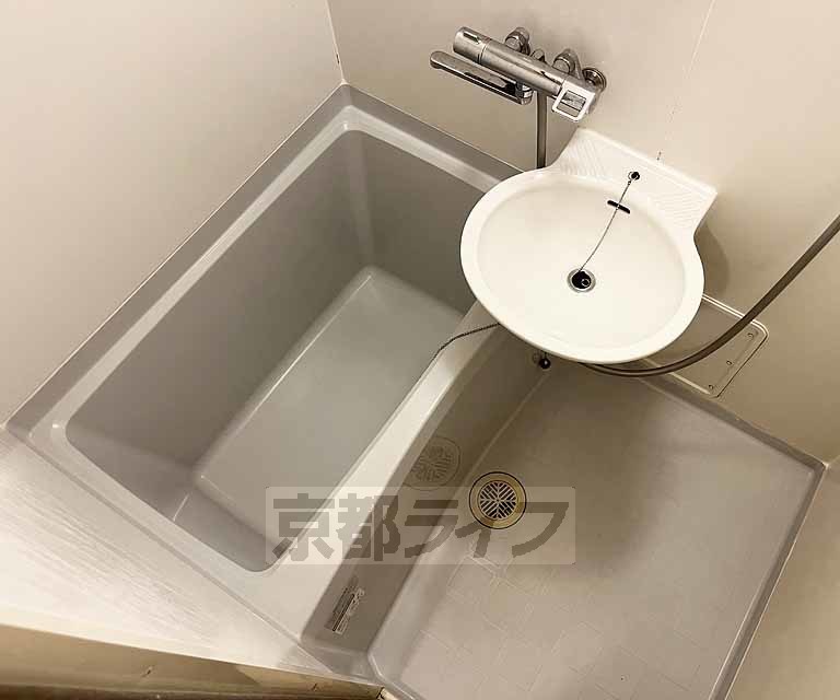 バス・シャワールーム　ゆったりくつろげるお風呂です。