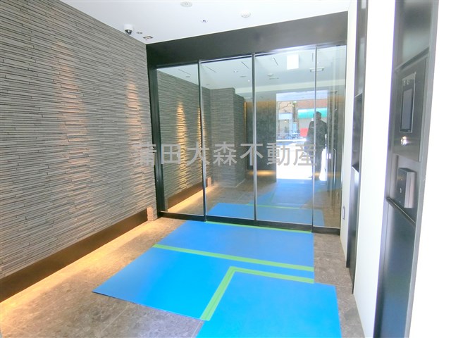 エントランス　防犯カメラTVモニター付オートロック宅配BOXメールBOX管