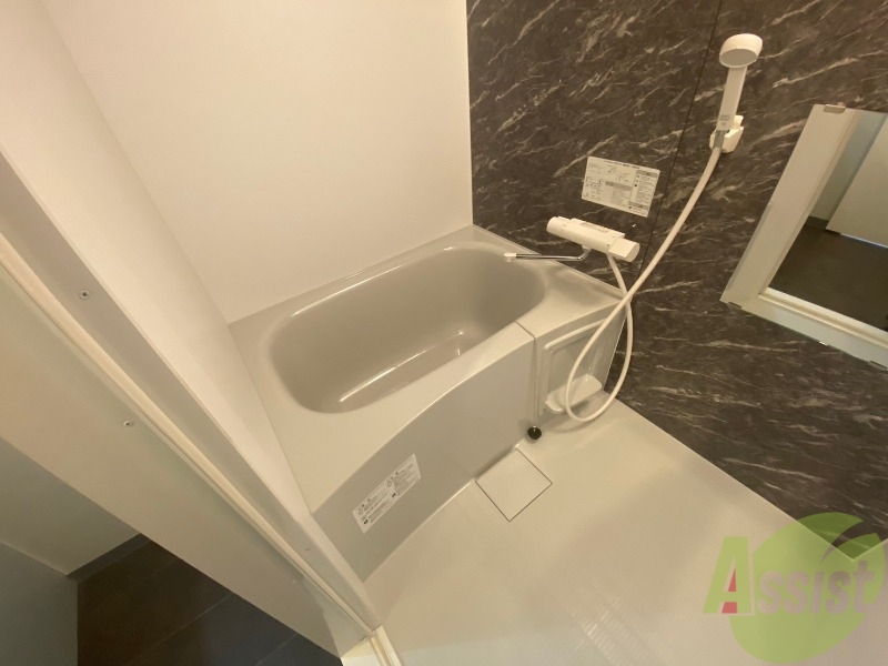 バス・シャワールーム　お風呂になります。一日の疲れを癒してくださいね。