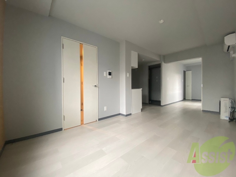 居室・リビング　広くてきれいなリビングです！快適に過ごせそうですね。