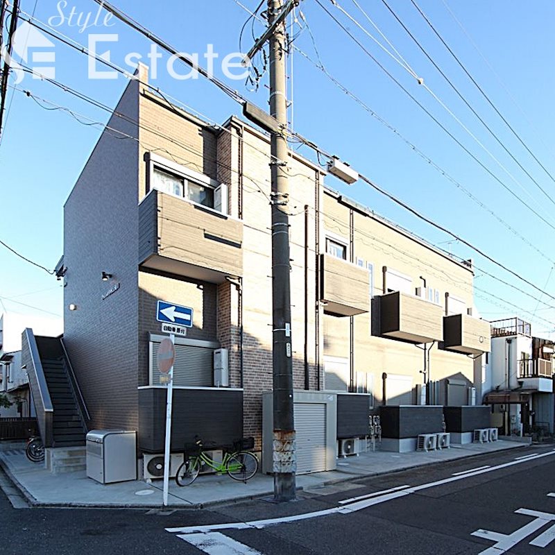 建物外観　玄関