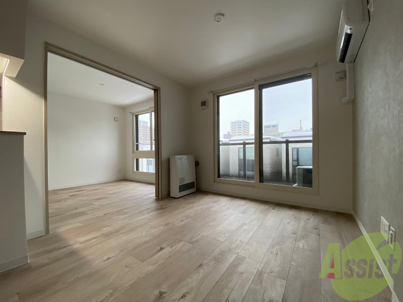 居室・リビング　広くてキレイなお部屋が広がっていて、充実した生活が送れそう。