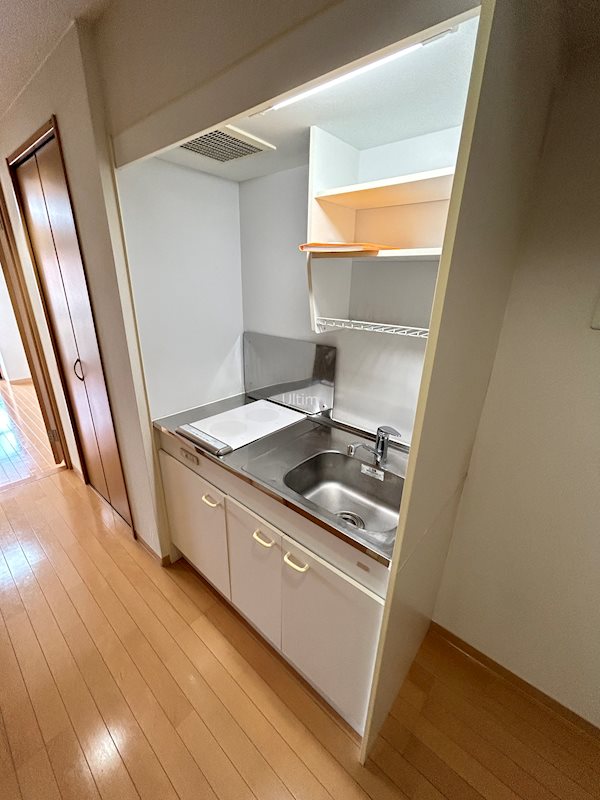 キッチン　※同タイプの他のお部屋です