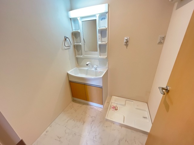 洗面設備　広い洗面スペース