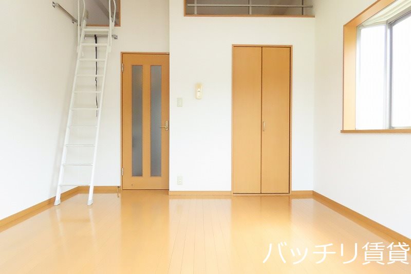 居室・リビング　同型タイプの為、現状を優先いたします。