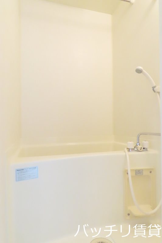 バス・シャワールーム　同型タイプの為、現状を優先いたします。