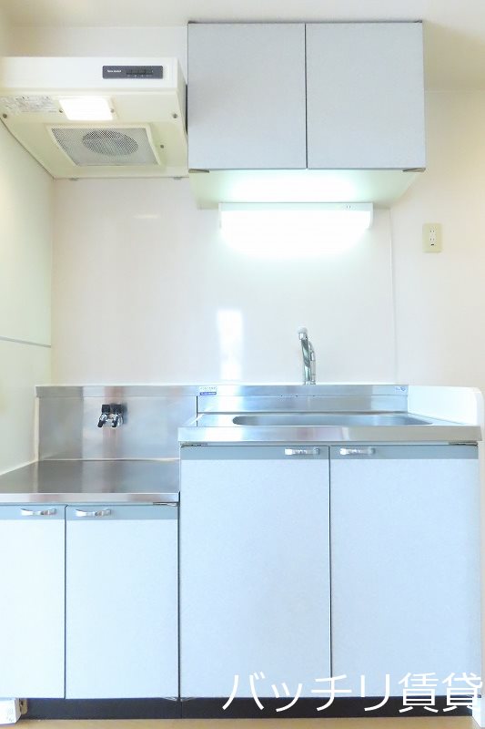 キッチン　同型タイプの為、現状を優先いたします。