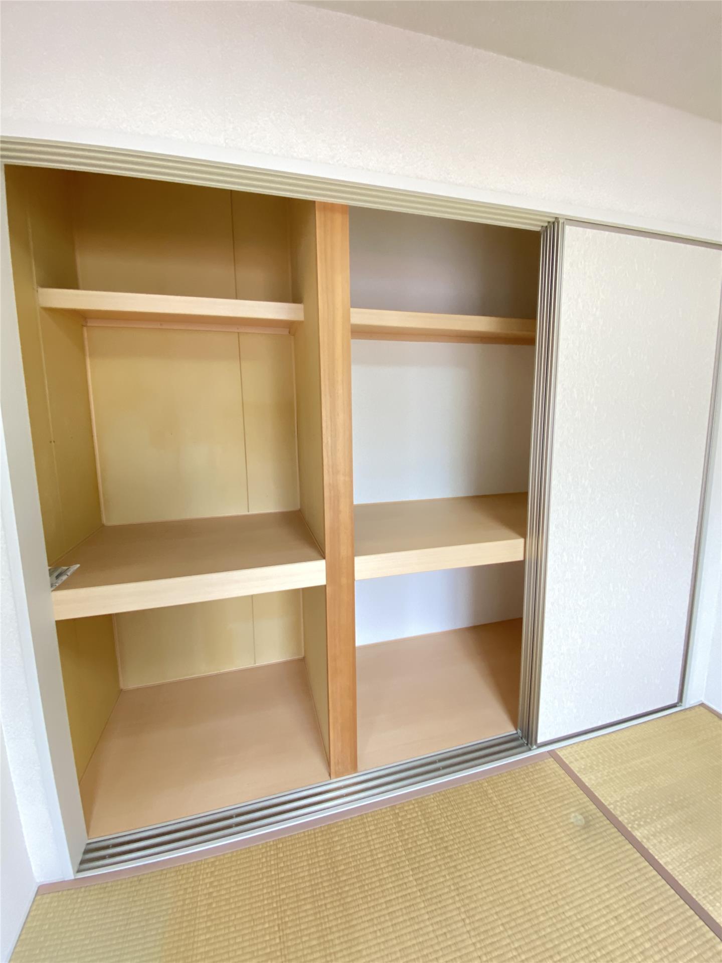 収納　押入