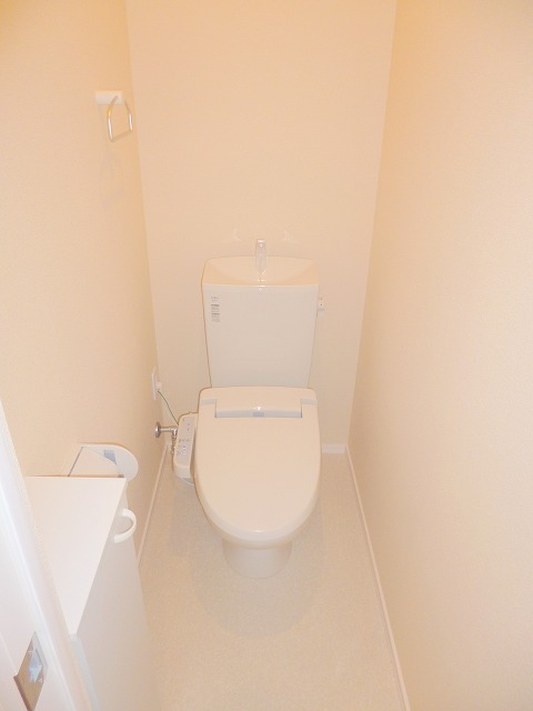 トイレ　温水洗浄便座