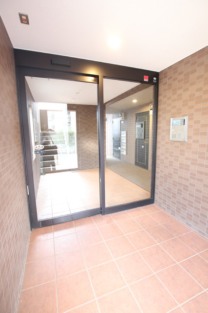 ロビー　オートロック