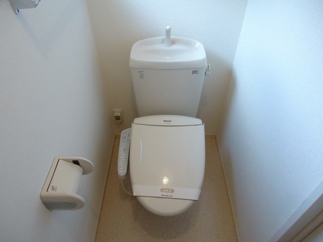 トイレ　温水洗浄暖房便座