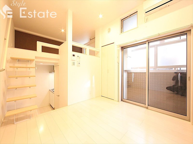 居室・リビング　内装