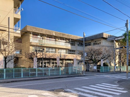 小学校　高知市立高須小学校（小学校）まで524m