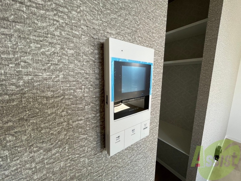 セキュリティ　ＴＶモニター付インターホンです。来客者の顔が見えるので安心！