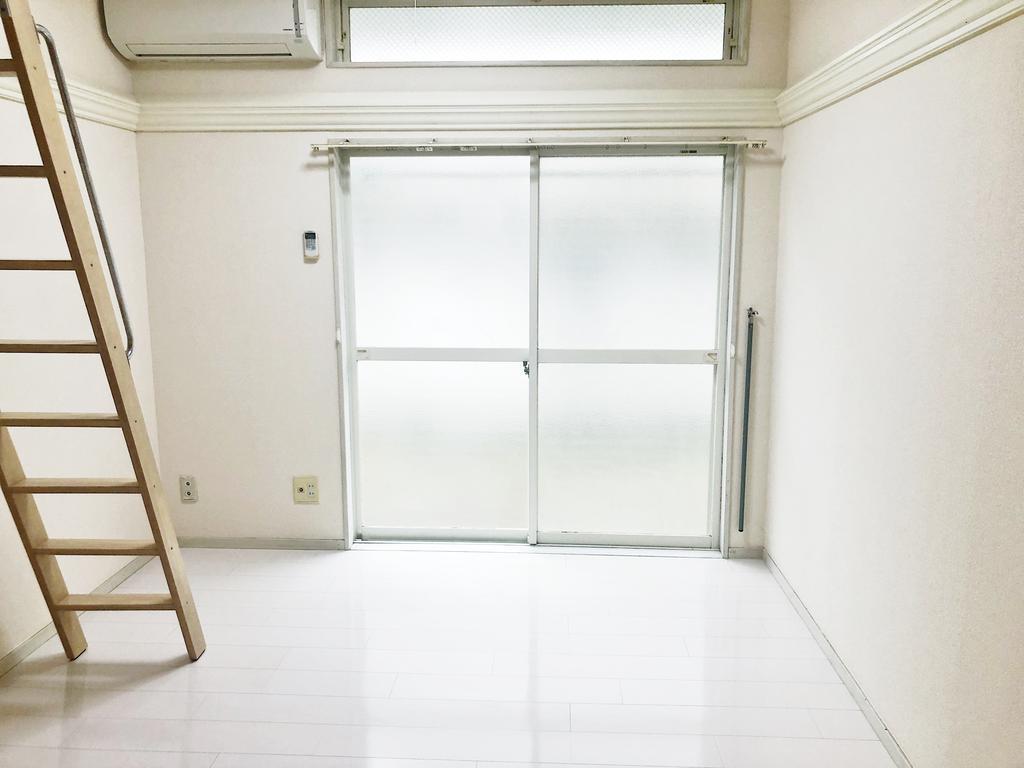 眺望　明るいお部屋に家具を置いてくつろげます♪