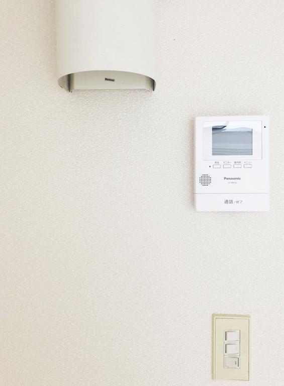 セキュリティ　ＴＶモニターホンで来客チェックでき安心です♪