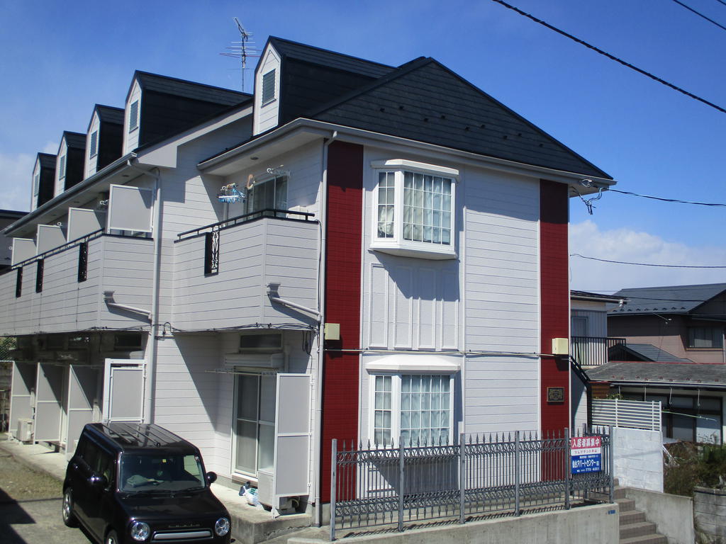 建物外観　明るい南向きです。