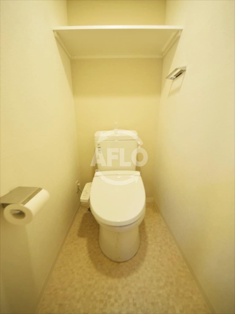 トイレ　ジュネーゼグラン難波ミラージュ　温水洗浄便座