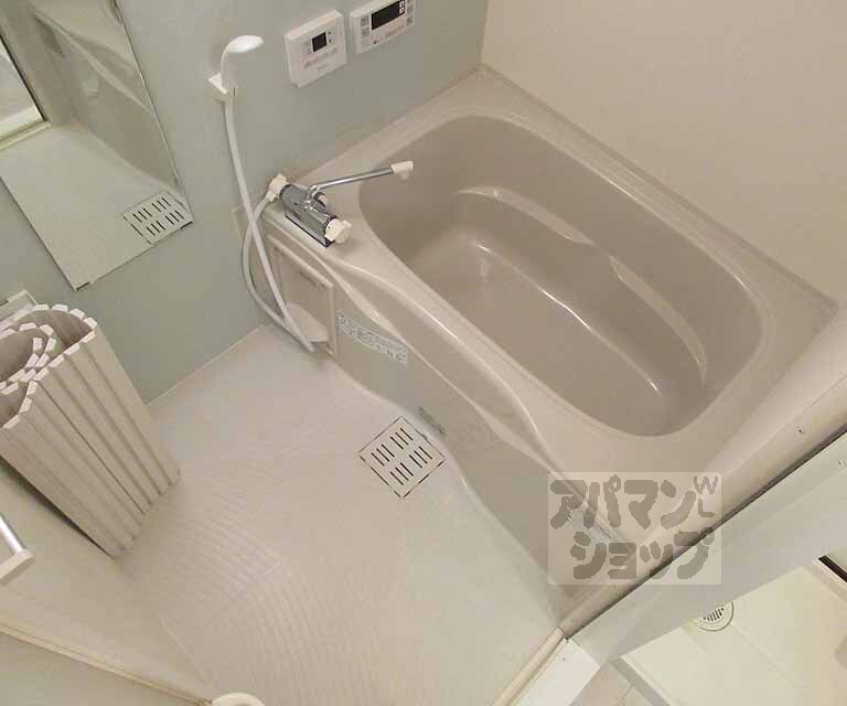 バス・シャワールーム　広くて快適！