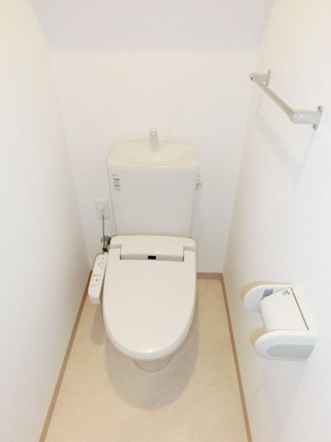 トイレ　トイレはウォシュレットです。