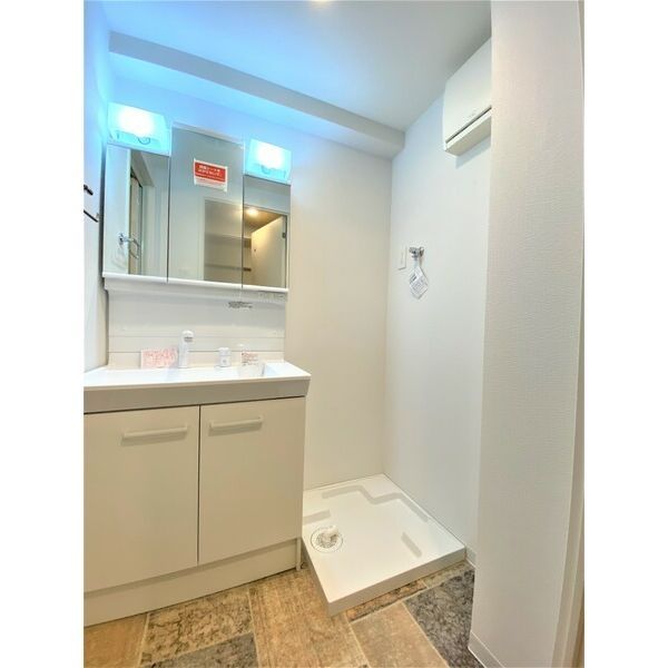 洗面設備　同タイプ参照