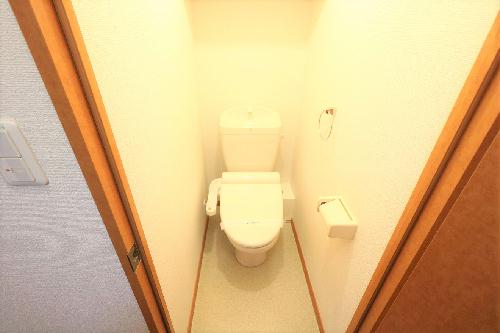トイレ　温水洗浄便座を完備しており快適な毎日を！