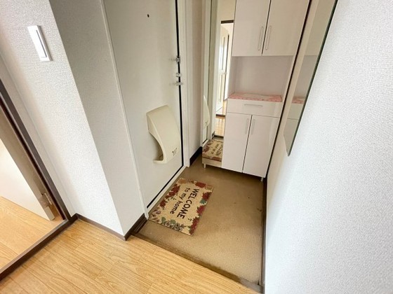 玄関　※別部屋の写真です
