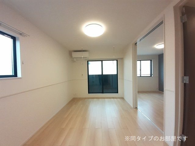 居室・リビング　掲載写真は同シリーズの他の物件の写真を代用しておりますので、