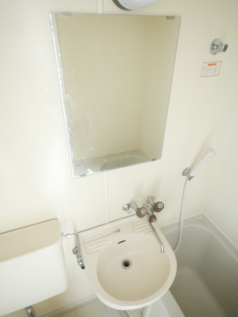 洗面設備　★鏡付の洗面台です★