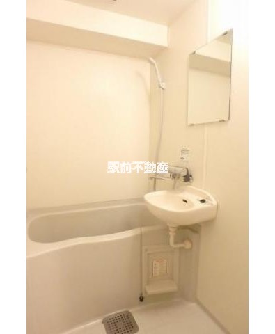 バス・シャワールーム　別部屋写真流用